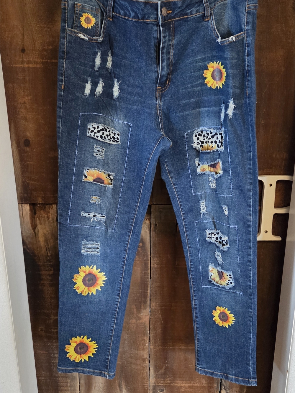 Sunflower Patch Distressed Women's Jeans - Blue